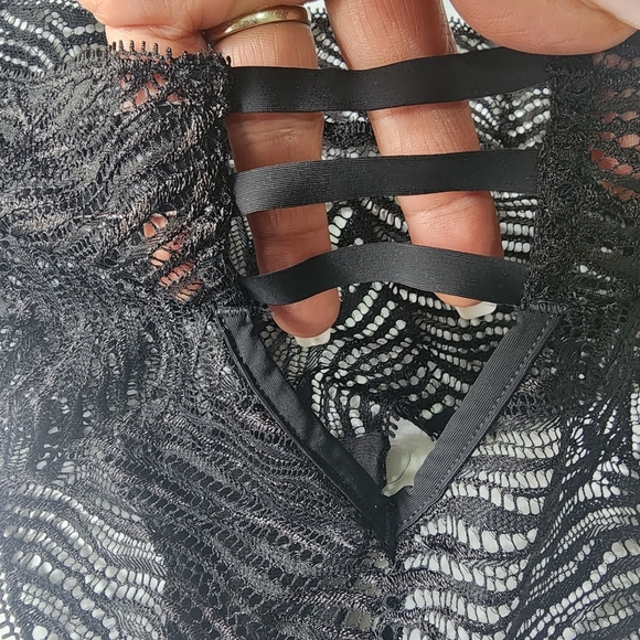 Victoria's Secret Black Zebra Lace Tanga Panty NWOT - Picture 3 of 7